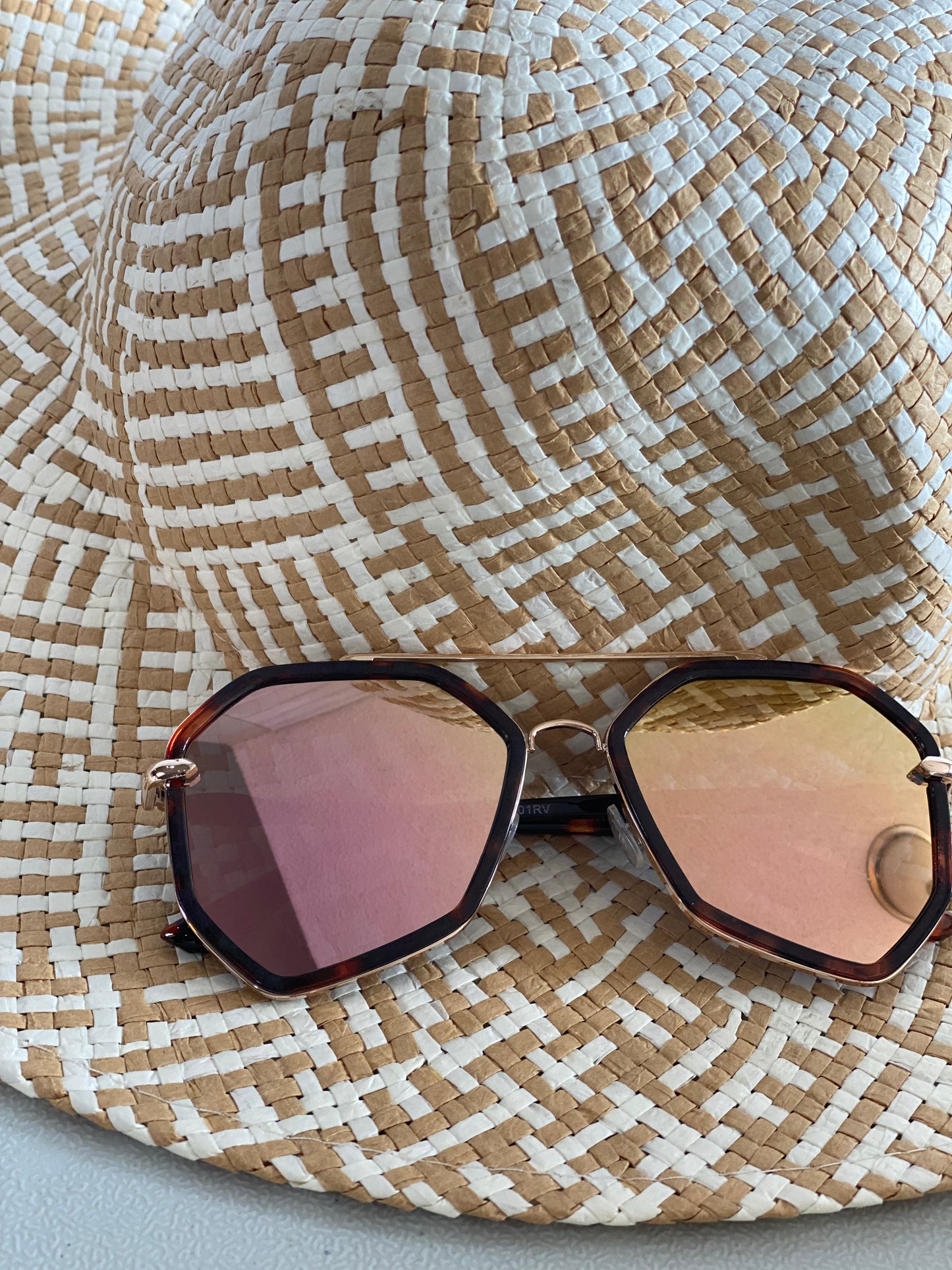 Geometric Aviator Sunglasses