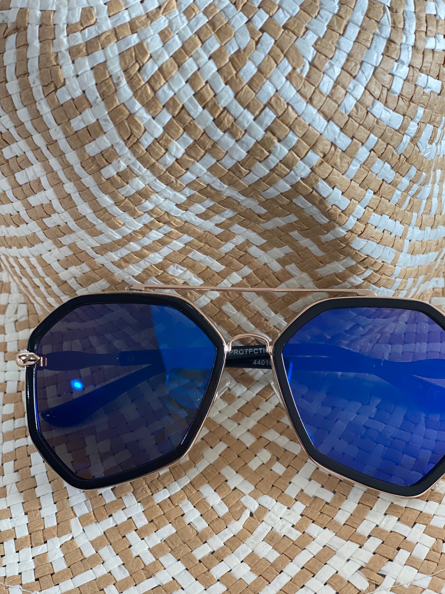 Geometric Aviator Sunglasses