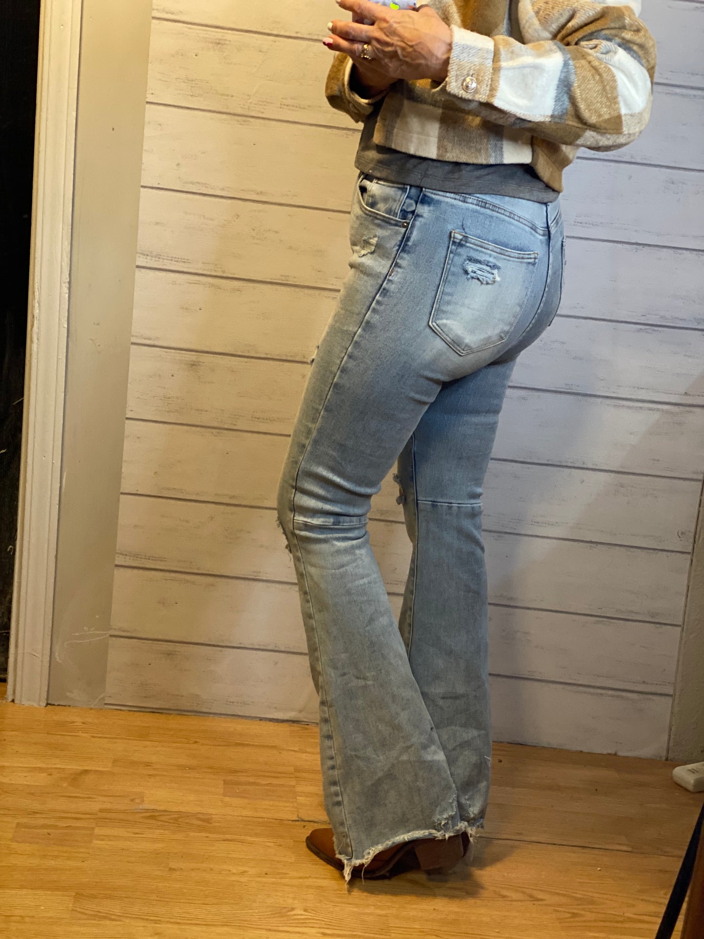 Risen Flare Jeans